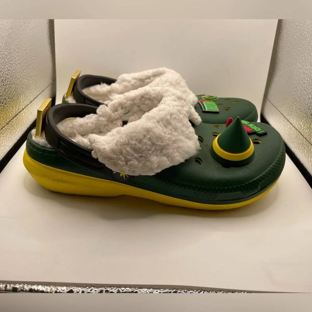 Crocs X Elf Christmas Fuzzy White Lining kids clogs size 4Y